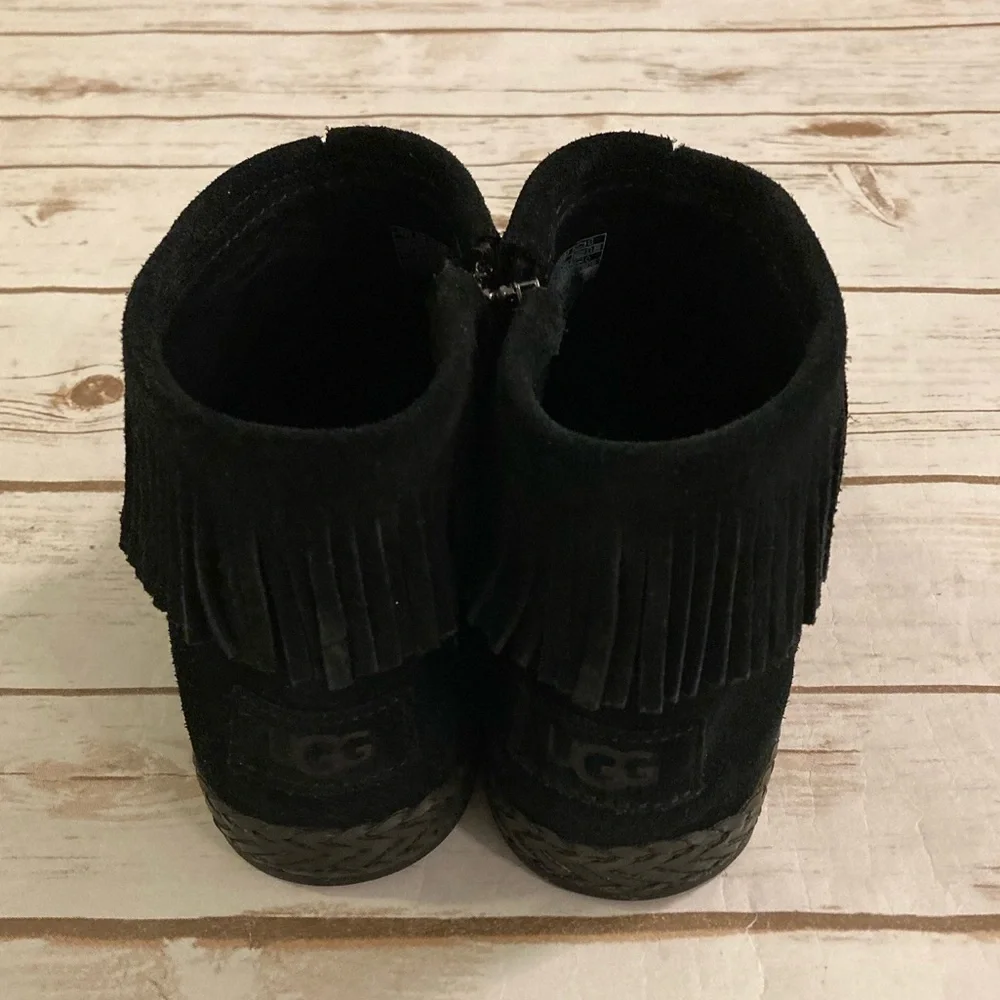 UGG Kennadi Fringe Ankle Moccasin Booties Black Suede Size 6.5